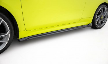 Нижние тюнинг диффузоры (листвы) на боковые пороги Abarth 500e 2023 - Maxton design фото