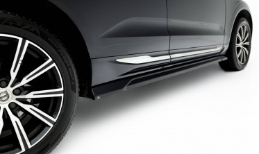 Тюнинг накладки (листвы) на боковые пороги Volvo XC60 MK2 Maxton design фото