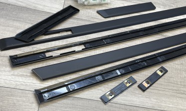 Чорні молдинги на двері BMW E39 стиль M5 фото