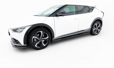 Тюнінг накладки (лістви) на бокові пороги Kia EV6 Mk1 Maxton design фото