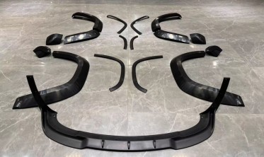 комплект разширенного обвеса для Jeep Grand Cherokee WK2 в стиле SRT Wide Body фото