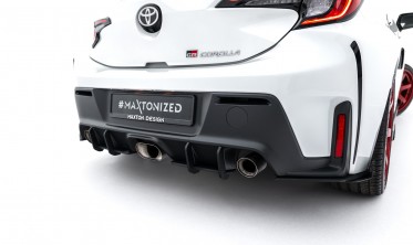 Центральная накладка на задний бампер Toyota Corolla Mk12 GR Street Pro фото