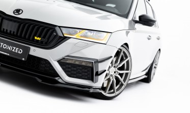 Тюнинг накладка на передний бампер Skoda Octavia Mk4 RS Maxton design вар. 4 фото