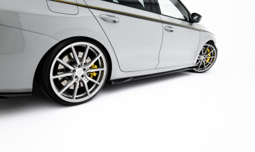 Бокові тюнінг накладки на пороги Skoda Octavia RS Liftback / Combi Mk4 вар. 1 фото