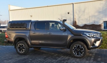 Пороги  Toyota Hilux (2016-...) фото