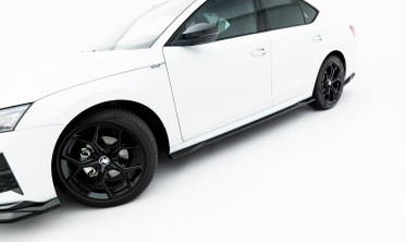 Накладки на пороги Skoda Octavia Sportline Liftback / Combi Mk4 рестайл фото