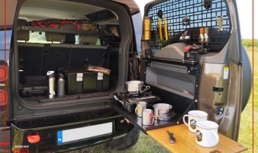 Захист заднього скла Land Rover Defender l663 (2019-...) фото