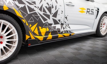 Тюнинг листвы (накладки) под пороги Renault Megane Mk4 RS Street Pro Maxton фото