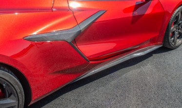 Накладки на пороги Chevrolet Corvette (2023-2024) z06 carbon фото