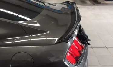Спойлер кришки багажника Ford Mustang (2015-2023) High Kick – Gloss Black фото