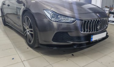 Передній дифузор під бампер Maserati Ghibli MK3 вер. 2 фото