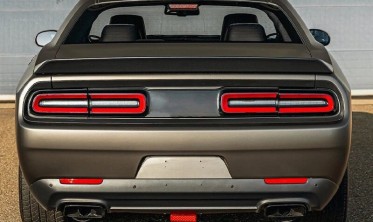 Спойлер на багажник Dodge Challenger srt style чорний матовий фото
