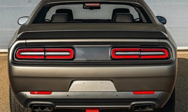 Спойлер на багажник Dodge Challenger srt style чорний глянц фото