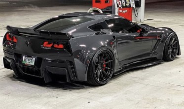 Спойлер крышки багажника Chevrolet Corvette (2014-2019) Wickerbill style черный глянец фото