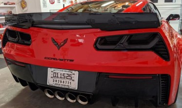 Спойлер крышки багажника Chevrolet Corvette (2014-2019) Wickerbill style черный глянец фото