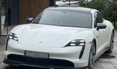 Нижняя тюнинг накладка (юбка) на передний бампер Porsche Taycan Mk1  фото