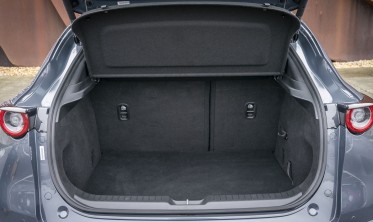 шторка-полка багажника для Mazda CX-30 2019+ черная фото