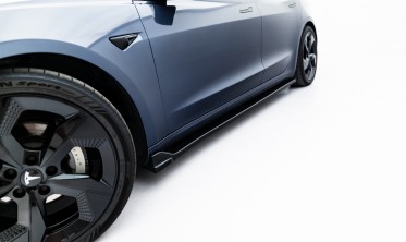 Дифузори (лістви) на бічні пороги Tesla Model 3 фото