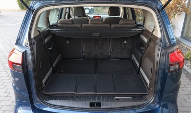 шторка-полиця багажника Opel Zafira C (2011-2019) чорна фото