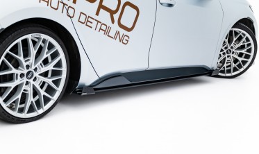 Тюнинг листвы с накладками под пороги Cupra Born Mk1 Street Pro фото