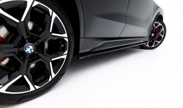 Нижние накладки (листвы) на боковые пороги BMW X1 U11 M-Pack, M35i (Maxton Design) фото