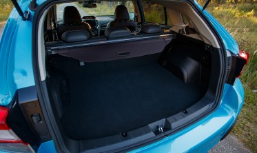 шторка-полиця багажника для SUBARU XV 2 (GT) 2018-2023 чорна фото