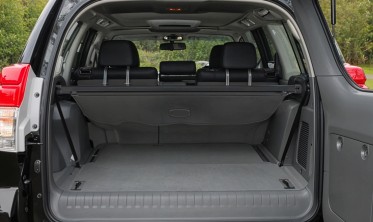 шторка-полка багажника Toyota Land Cruiser J150 (2009-2017) черная фото