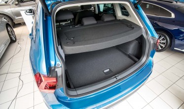 полка багажника для Volkswagen Tiguan MK1 (2007-2017) фото
