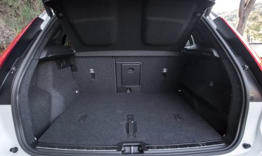 полка багажника для Volvo XC40 2018+, EX40 2020+ черная фото