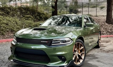 Тюнинговый диффузор переднего бампера Dodge Charger 2015-2021 srt v3 черный глянцевый фото