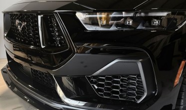 Дифузор переднього бампера Ford Mustang (2023-...) чорний глянц фото