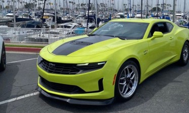 Дифузор переднього бампера Chevrolet Camaro 6 (2016-2018) V2 Style чорний глянець фото