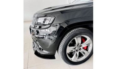 Тюнинговая накладка переднего бампера Jeep Grand Cherokee WK2 (2012-2016) черный глянец фото