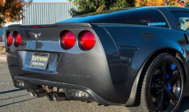 Спойлер крышки багажника Chevrolet Corvette (2005-2013) ZR1 style черный матовый фото