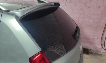 Спойлер кришки багажника Dacia Sandero фото