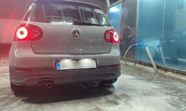 Тюнінг накладка на задній бампер VW Golf 5 (1 виріз під вихлопну GTI) фото