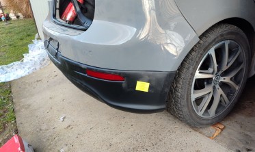 Тюнінг накладка на задній бампер VW Golf 5 (1 виріз під вихлопну GTI) фото