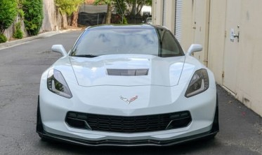 Дифузор переднього бампера Chevrolet Corvette (2014-2019) stage 3 чорний глянець фото