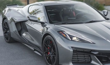 Накладки на пороги Chevrolet Corvette (2023-2024) z06 черный глянец фото