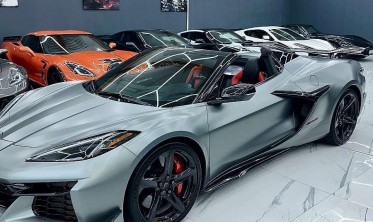 Накладки на пороги Chevrolet Corvette (2023-2024) z06 черный глянец фото
