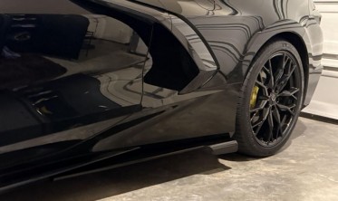 Накладки на пороги Chevrolet Corvette (2023-2024) z06 черный глянец v2 фото