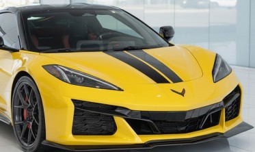 Диффузор переднего бампера Chevrolet Corvette (2020-...) черный глянец фото