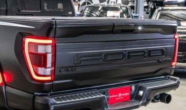 Накладка на задний борт Ford f150 (2021-2023) raptor style фото
