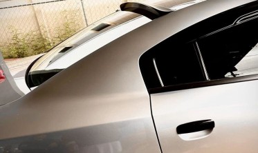 бленда заднього скла DODGE CHARGER 2011-2021 style v1 чорний глянець фото