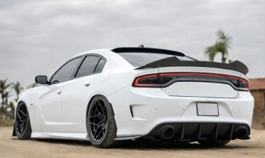 бленда заднього скла DODGE CHARGER 2011-2021 style v1 чорний глянець фото