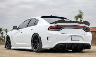бленда заднього скла DODGE CHARGER 2011-2021 style v1 чорний матовий фото