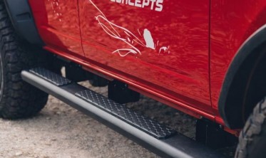 Стальные боковые подножки Ford Bronco (2021-...) черный матовый фото