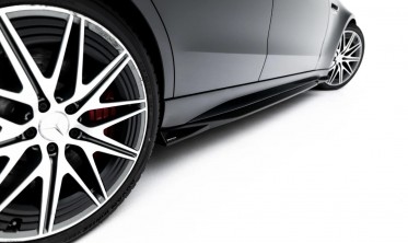 Тюнинг накладки (листвы) на боковые пороги Mercedes W206 AMG C63 фото