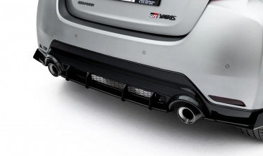 Центральна накладка на задній бампер Toyota GR Yaris Mk4 рест. Street Pro фото