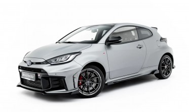 Листвы + накладки на боковые пороги Toyota GR Yaris Mk4 2024- Street Pro фото